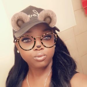 Meet your Posher, Ebony